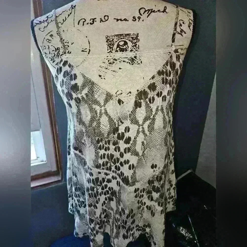 Express Womans Top Size XS